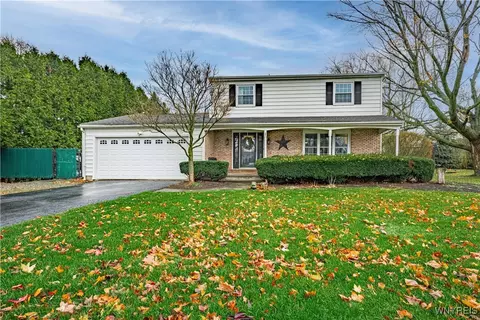 70 E Galewood Dr, Wilson, NY 14172