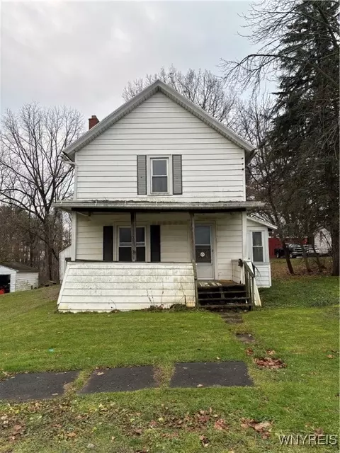 12 Handley St, Perry, NY 14530