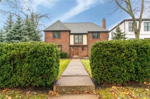 99 Nottingham Ter, Buffalo, NY 14216