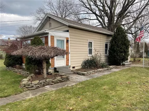 234 Mcchesney St, Wilson, NY 14172