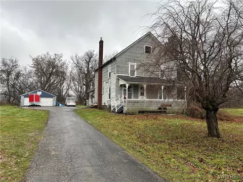 9730 Rochester Rd, Royalton, NY 14105