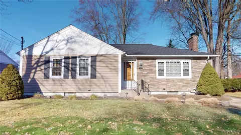 9130 Griffon Ave, Niagara Falls, NY 14304