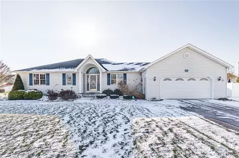 8943 Amy Leigh Ln, Clarence Center, NY 14032