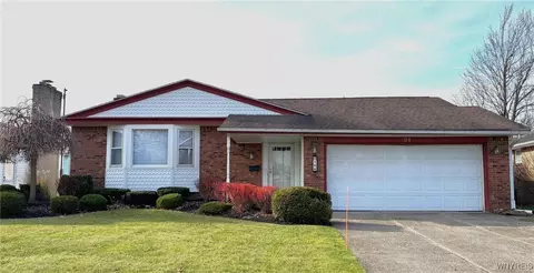104 Cresthaven Dr, West Seneca, NY 14224