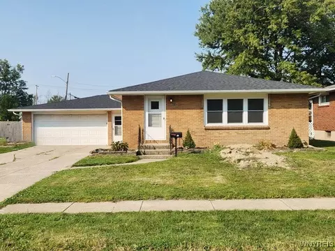 56 Marycrest Ln, West Seneca, NY 14224