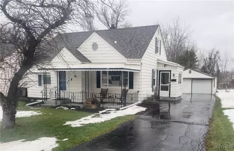 60 Burmon Dr, Orchard Park, NY 14127