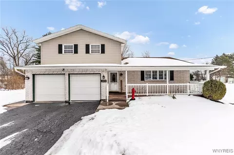 594 Lake Ave, Lancaster, NY 14086