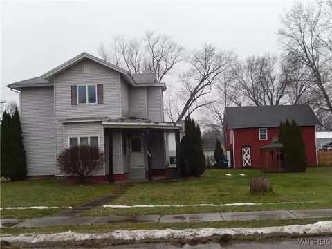 10554 Elm St, North Collins, NY 14111