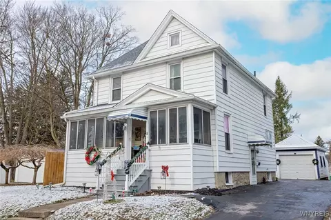 38 Pearl St, Batavia, NY 14020