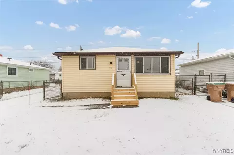 32 Basswood Dr, Cheektowaga, NY 14227