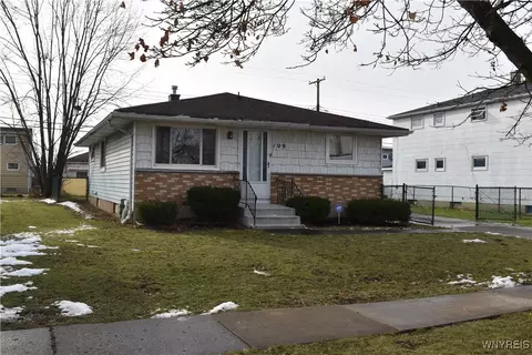 109 Poinciana Pkwy, Cheektowaga, NY 14225