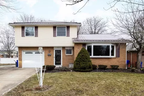 75 Brianwood Dr, West Seneca, NY 14224
