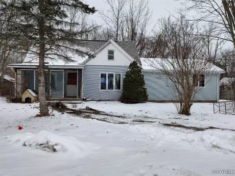 200 Porter Ave, Evans, NY 14006