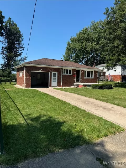 1050 96th St, Niagara Falls, NY 14304