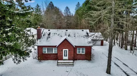 1725 Sandridge Rd, Alden, NY 14004