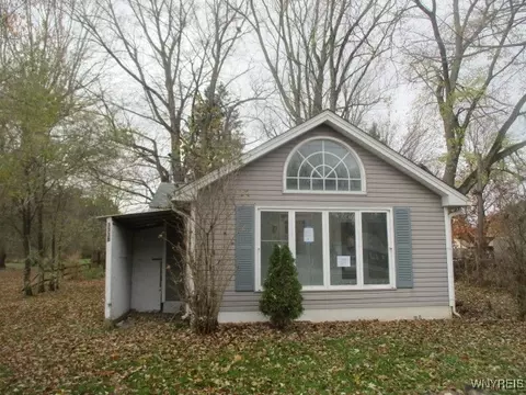 3338 Hartland Rd, Hartland, NY 14067