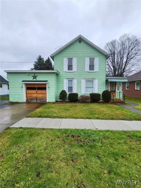 96 Frank St, Salamanca, NY 14779