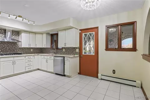 2075 Robert Dr, Niagara, NY 14304 photo 18