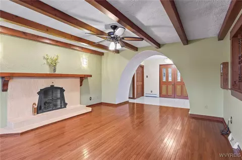 2075 Robert Dr, Niagara, NY 14304 photo 12
