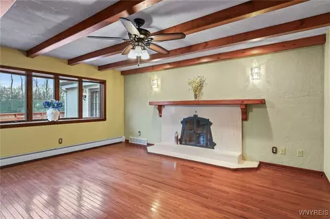 2075 Robert Dr, Niagara, NY 14304 photo 9