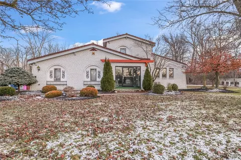 2075 Robert Dr, Niagara, NY 14304 photo 5
