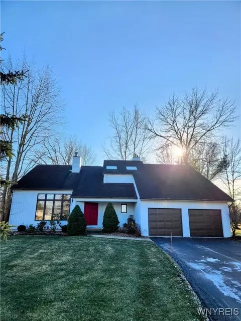 5218 Pendale Ct, Pendleton, NY 14120