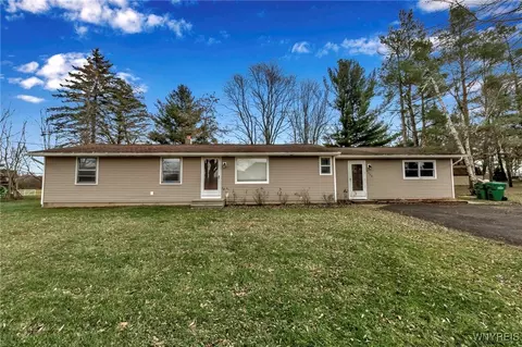 5653 Keck Rd, Lockport, NY 14094