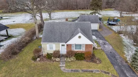 4039 Lockport Ave, Wheatfield, NY 14120