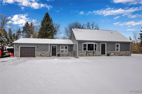 2321 W Blood Rd, East Aurora, NY 14052