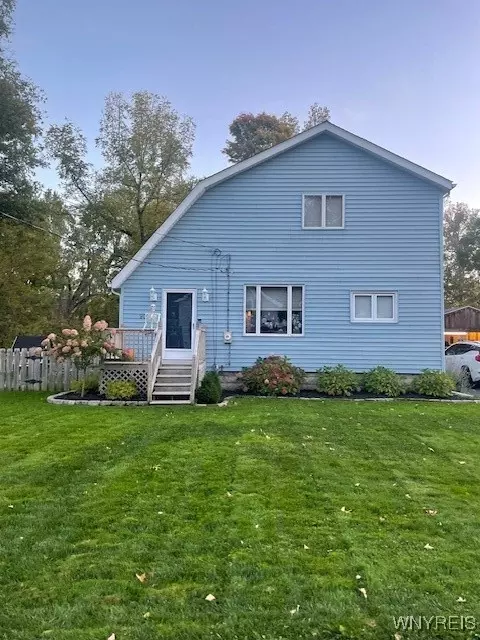 90 Cemetary Rd, Elma, NY 14059
