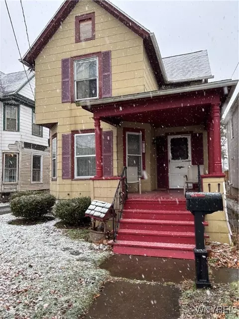 105 Vine St, Lockport, NY 14094
