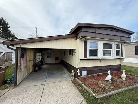 95 Carefree Ln, Cheektowaga, NY 14227