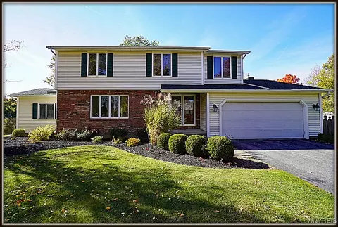 11 Jesson Pkwy, Lockport, NY 14094