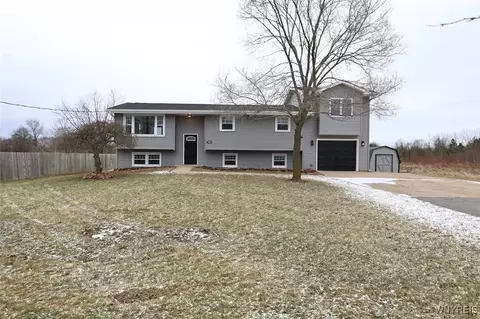 4023 Purdy Rd, Lockport, NY 14094