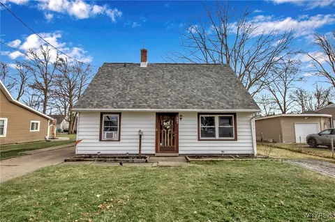 663 78th St, Niagara Falls, NY 14304