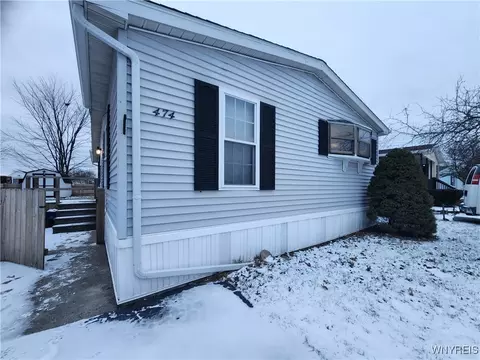 474 Chestnut Dr, Lockport, NY 14094