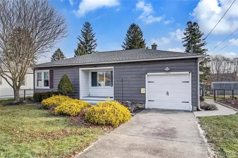283 Roncroff Dr, North Tonawanda, NY 14120