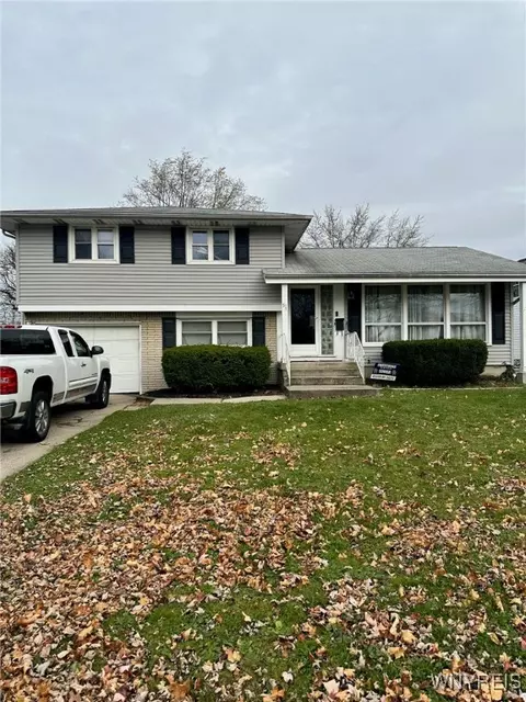 51 Dalewood Dr, Amherst, NY 14228