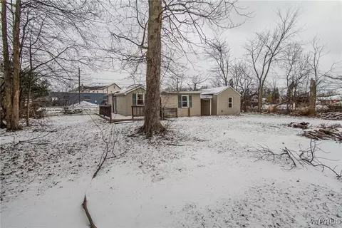 Exterior - 6861 Wayne Dr, Evans, NY 14047 photo 4 of 6