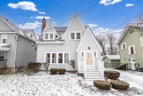 35 Clinton St, Batavia, NY 14020