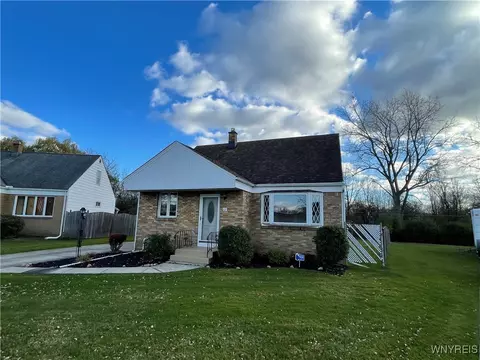 62 Cathedral Ln, Cheektowaga, NY 14225