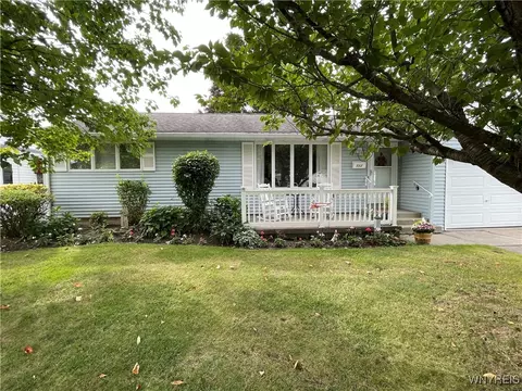 112 Dolphann Dr, Tonawanda, NY 14150