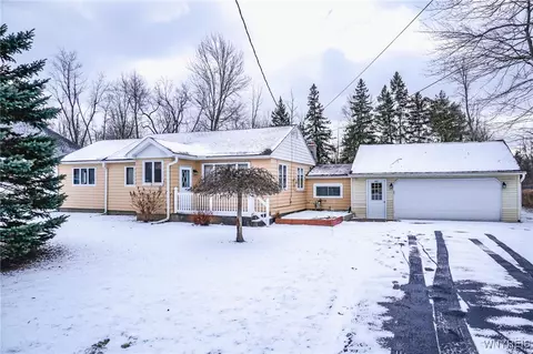 951 N French Rd, Amherst, NY 14228