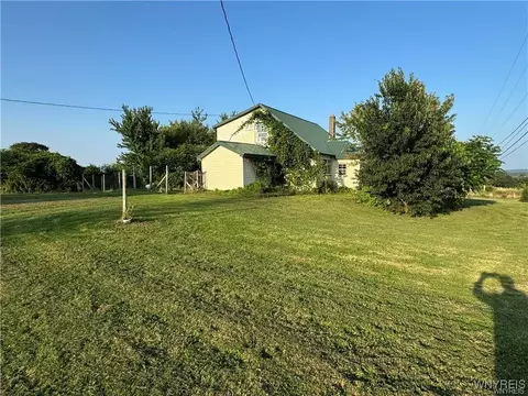 660 Route 39, Hanover, NY 14062