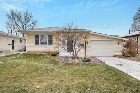 158 Autumn Lea Rd, Depew, NY 14043