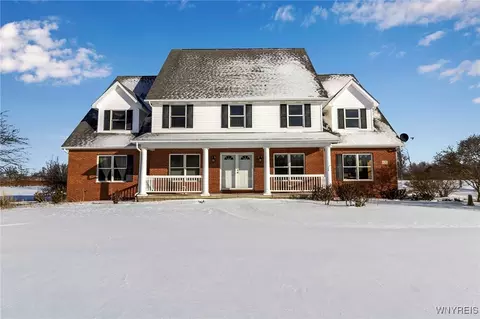 8737 Lovers Lane Rd, Pembroke, NY 14036