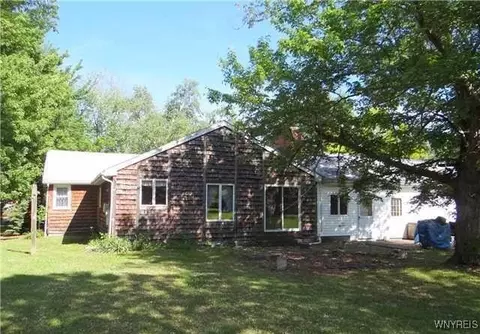 7360 Bear Ridge Rd, Pendleton, NY 14120 photo 2