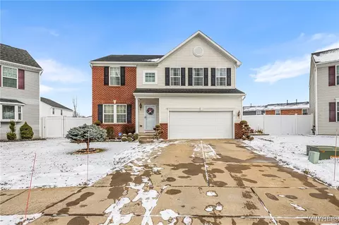 27 Naples Cir, Amherst, NY 14228