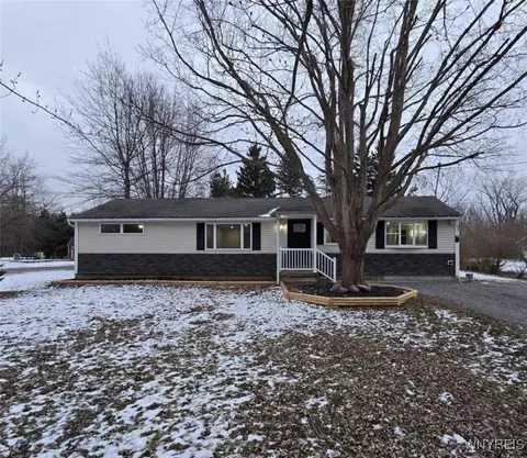 7545 Salt Rd, Clarence Center, NY 14032