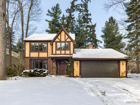319 Bramblewood Ln, East Amherst, NY 14051